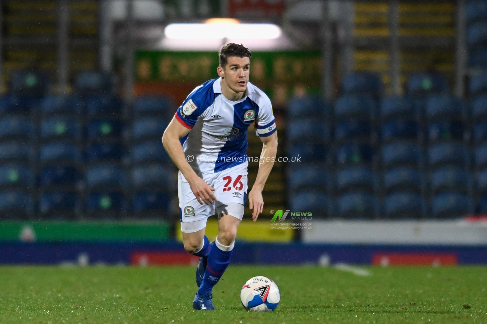 Darragh Lenihan #26 of Blackburn Rovers runs forward with the ball