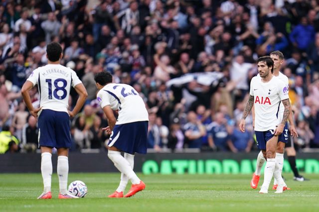 Tottenham players after Newcastle score during the Premier League match Tottenham Hotspur vs Newcastle Untied at Tottenham Hotspur Stadium, London, United Kingdom on 29 August 2026

(Photo by Harvey Murphy/News Images)