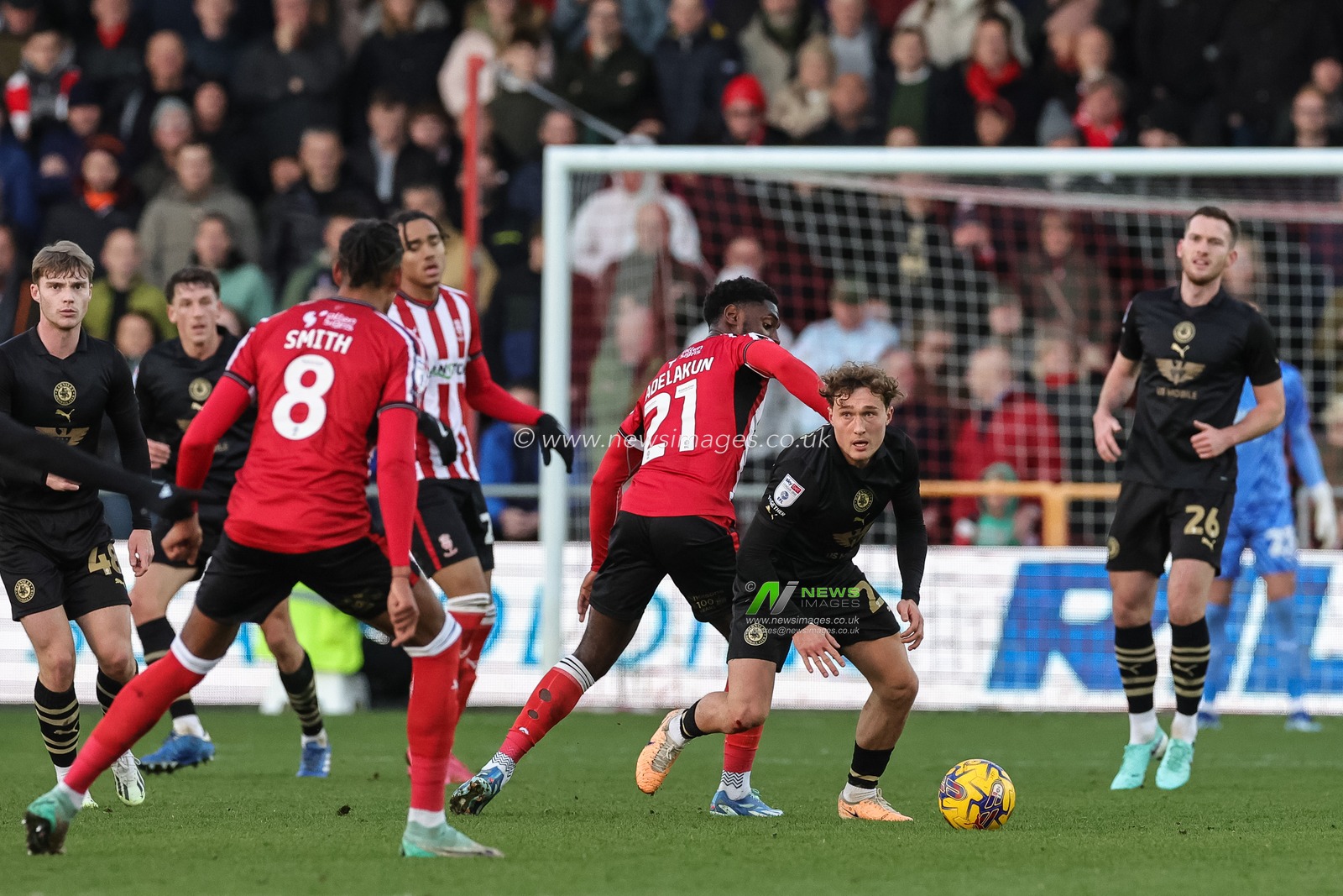 Callum Styles #20 of Barnsley during the Sky Bet League 1 match Lincoln City vs Barnsley at Gelder Group Sincil Bank Stadium, Lincoln, United Kingdom, 25th November 2023

(Photo by Mark Cosgrove/News Images)