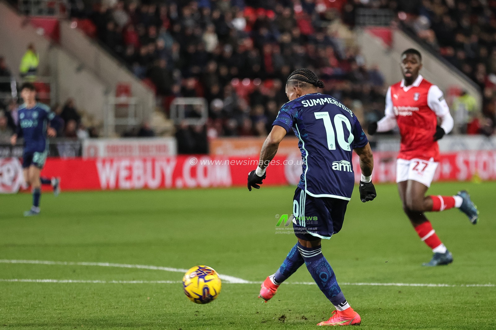 Crysencio Summerville #10 of Leeds United scores to make it 0-1 during the Sky Bet Championship match Rotherham United vs Leeds United at New York Stadium, Rotherham, United Kingdom, 24th November 2023

(Photo by Mark Cosgrove/News Images)