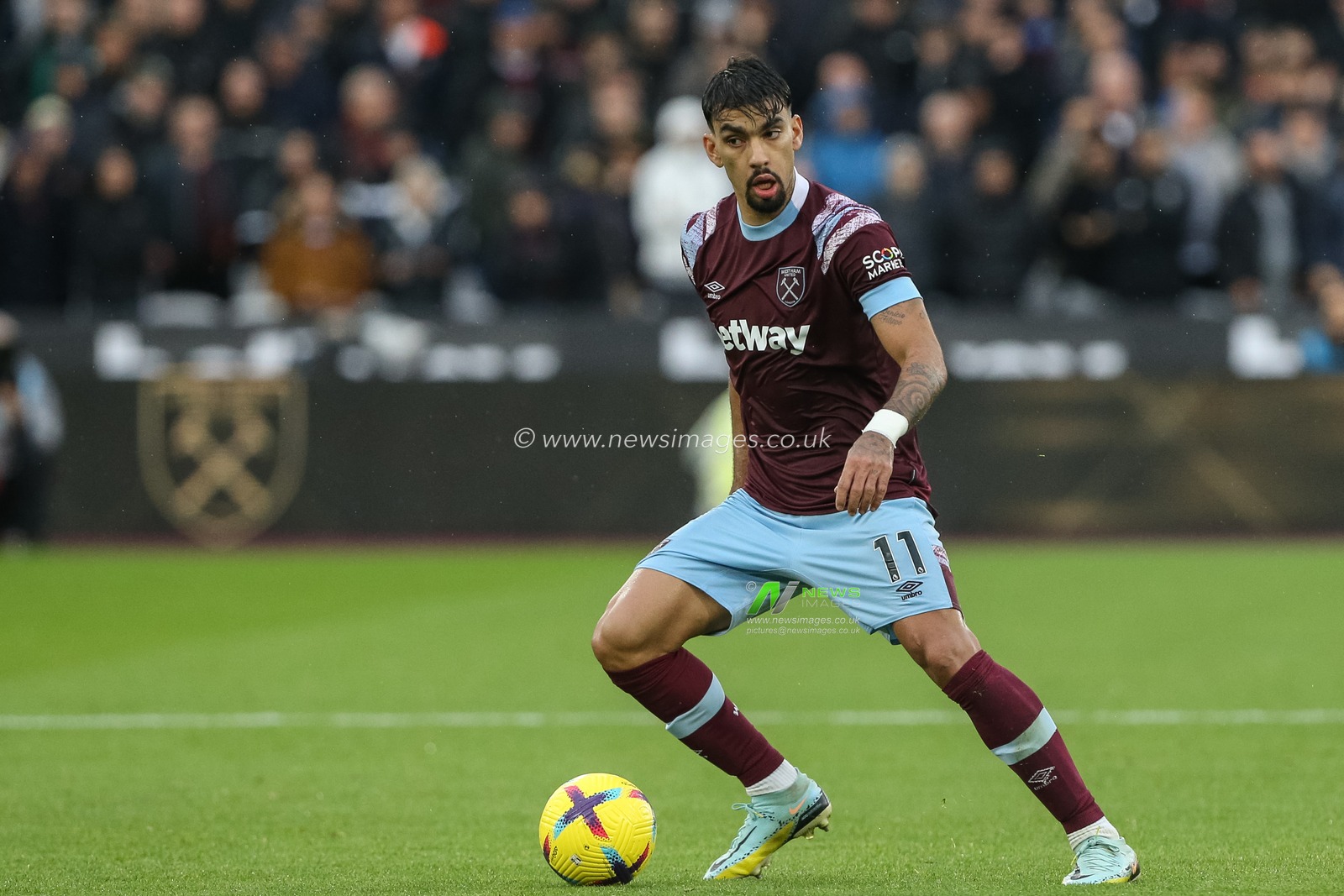 Lucas PaquetÃ¡ #11 of West Ham United in action during the Premier League match West Ham United vs Crystal Palace at London Stadium, London, United Kingdom, 6th November 2022

(Photo by Arron Gent/News Images)
