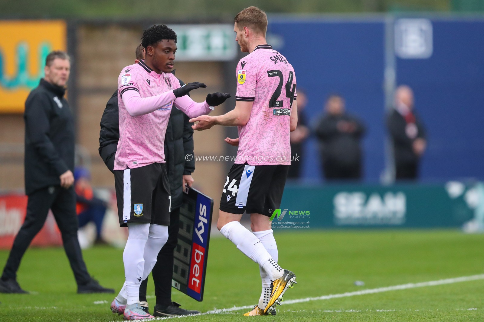 Fisayo Dele-Bashiru #17 of Sheffield Wednesday replaces Michael Smith #24 of Sheffield Wednesday during the Sky Bet League 1 match Shrewsbury Town vs Sheffield Wednesday at Greenhous Meadow, Shrewsbury, United Kingdom, 29th April 2023

(Photo by Gareth Evans/News Images)