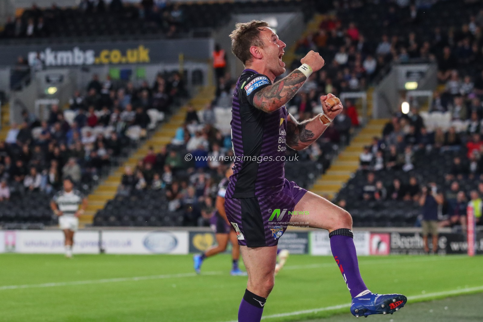 Richie Myler (16) of Leeds Rhinos celebrates his try