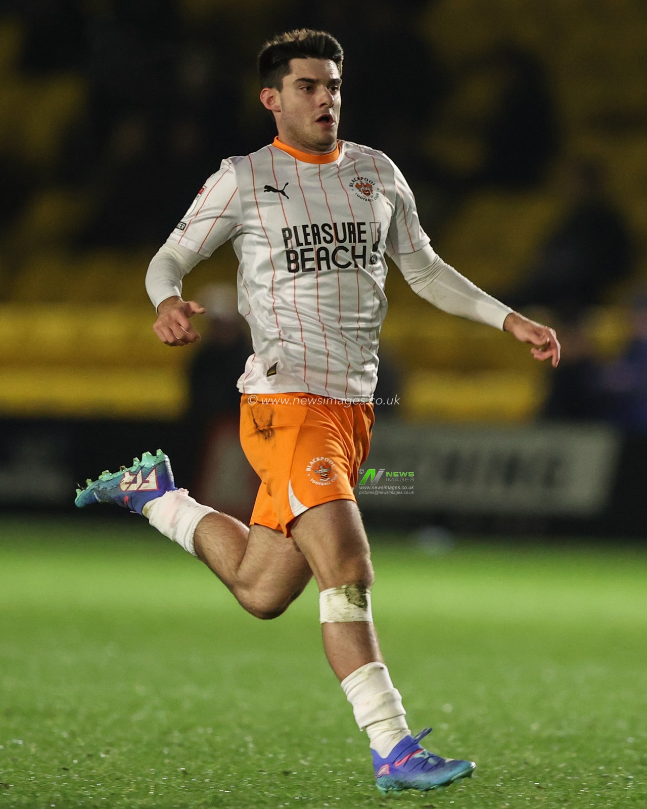 Rob Apter of Blackpool during the Bristol Street Motors Trophy match Harrogate Town vs Blackpool at Wetherby Road, Harrogate, United Kingdom, 12th November 2024

(Photo by Alfie Cosgrove/News Images)