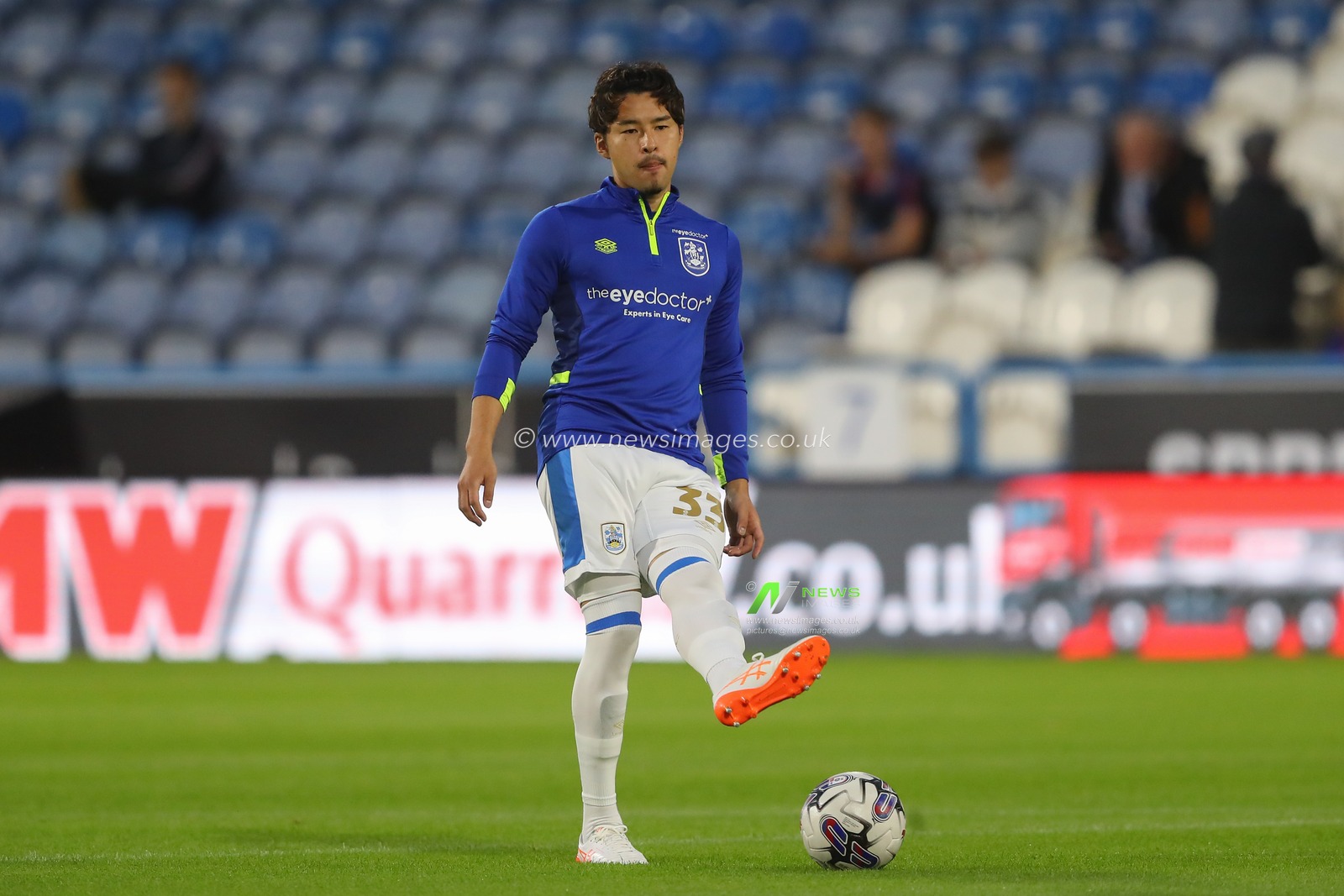 Yuta Nakayama #33 of Huddersfield Town during the pre-game warm up ahead of the Sky Bet Championship match Huddersfield Town vs Stoke City at John Smith's Stadium, Huddersfield, United Kingdom, 20th September 2023

(Photo by Gareth Evans/News Images)