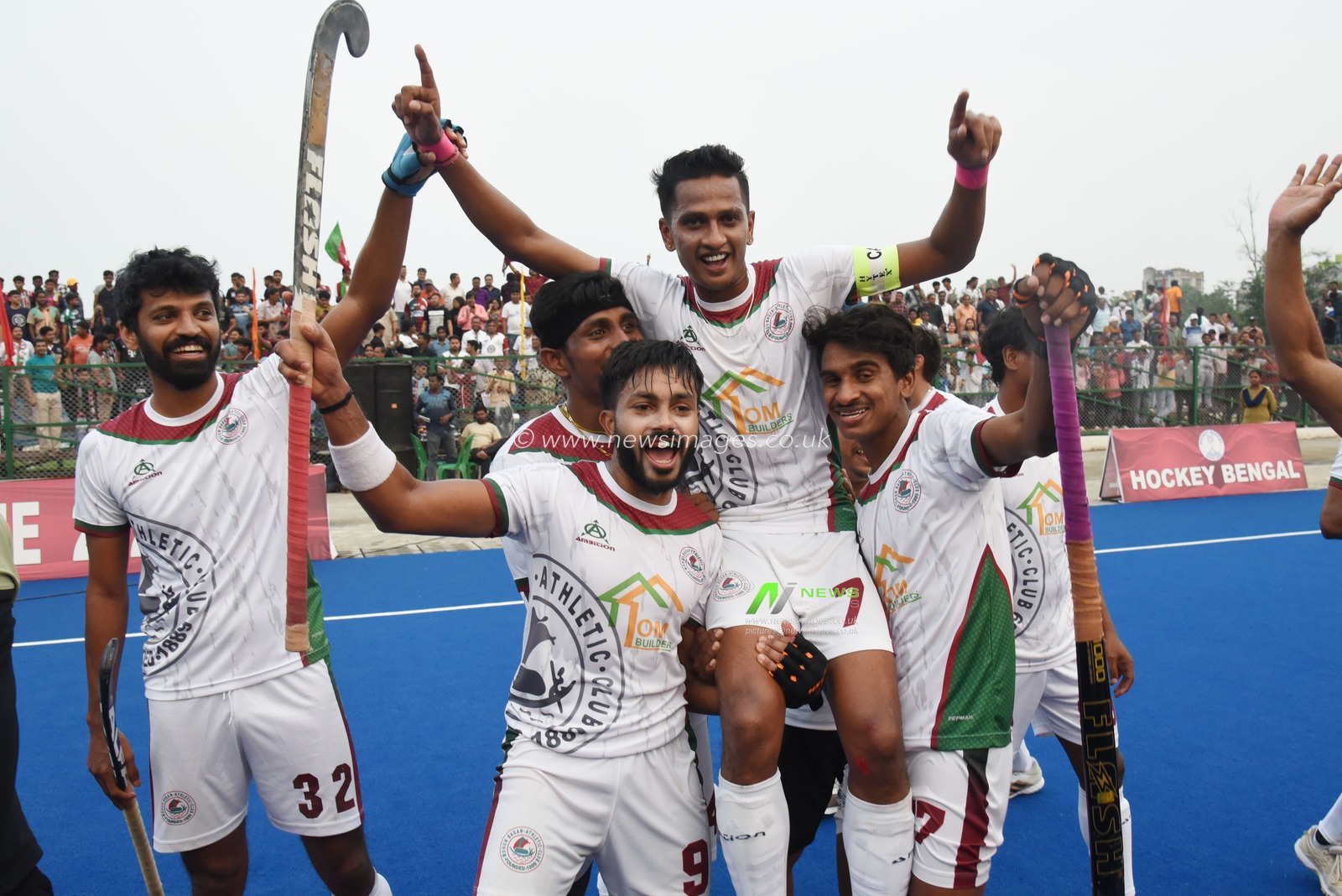 Mohan Bagan AC pelers celebration after champian during the Calcutta Premier Hockey League 2025 final  match between Mohan Bagan AC and East Bengal Club at Dumurjala Sports Complex in Howrah,West Bengal,India on March 23,2025,Pictures by Debajyoti Chakraborty.(Photo: Debajyoti Chakraborty/News Images)
