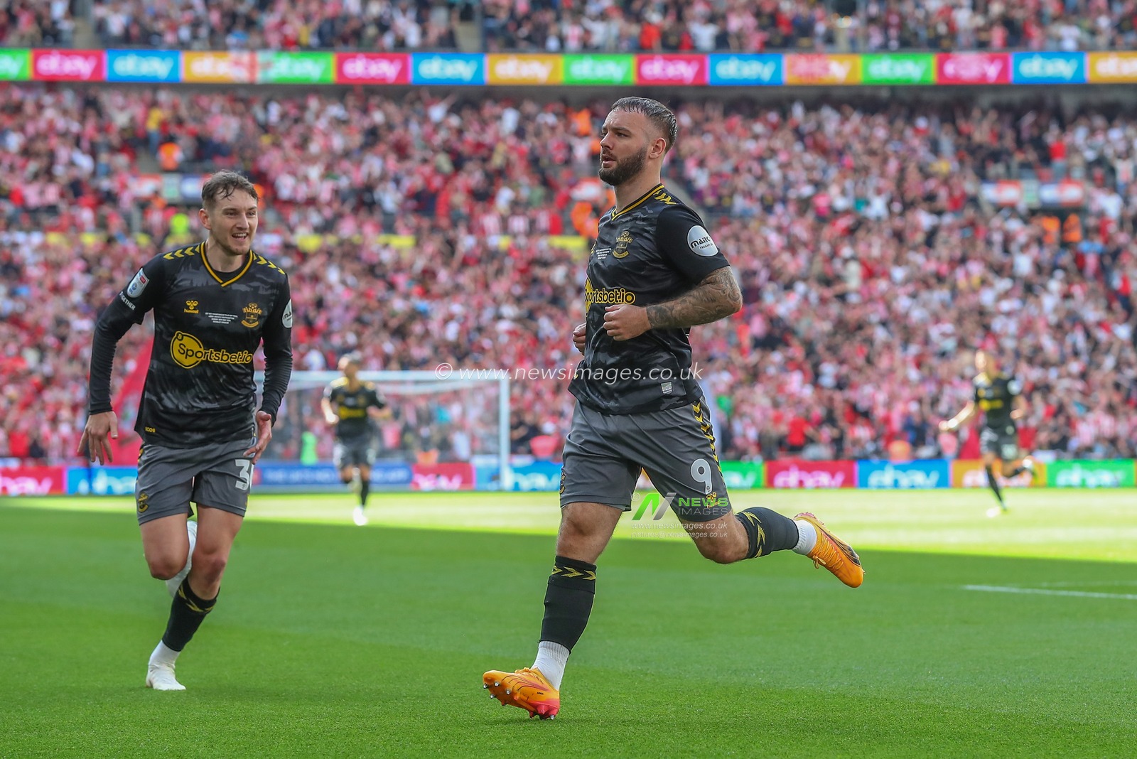 Adam Armstrong of Southampton celebrates his goal to make it 0-1 during the Sky Bet Championship Play-Off Final match Leeds United vs Southampton at Wembley Stadium, London, United Kingdom, 26th May 2024

(Photo by Gareth Evans/News Images)