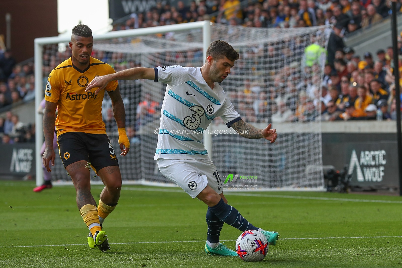 Christian Pulisic #10Â of Chelsea controls the ball during the Premier League match Wolverhampton Wanderers vs Chelsea at Molineux, Wolverhampton, United Kingdom, 8th April 2023

(Photo by Gareth Evans/News Images)