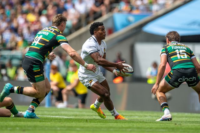 Immanuel Feyi-Waboso of Exeter Chiefs passes the ball during the Gallagher PREM Final match Northampton Saints vs Exeter Chiefs at Allianz Stadium, Twickenham, United Kingdom on 20 June 2026.

(Photo by Alex Williamson/News Images)
