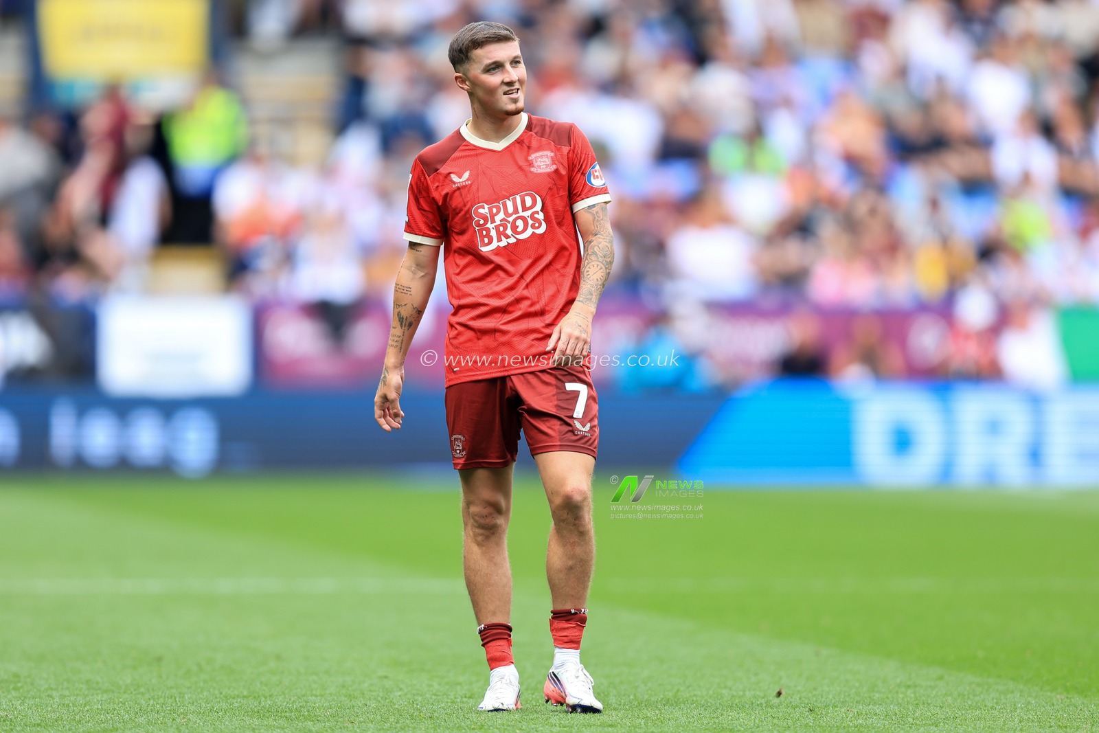 Alfie Devine of Preston North End during the Sky Bet Championship match Bolton Wanderers vs Preston North End at Toughsheet Community Stadium, Bolton, United Kingdom on 15 August 2026

(Photo by Jorge Horsted/News Images)