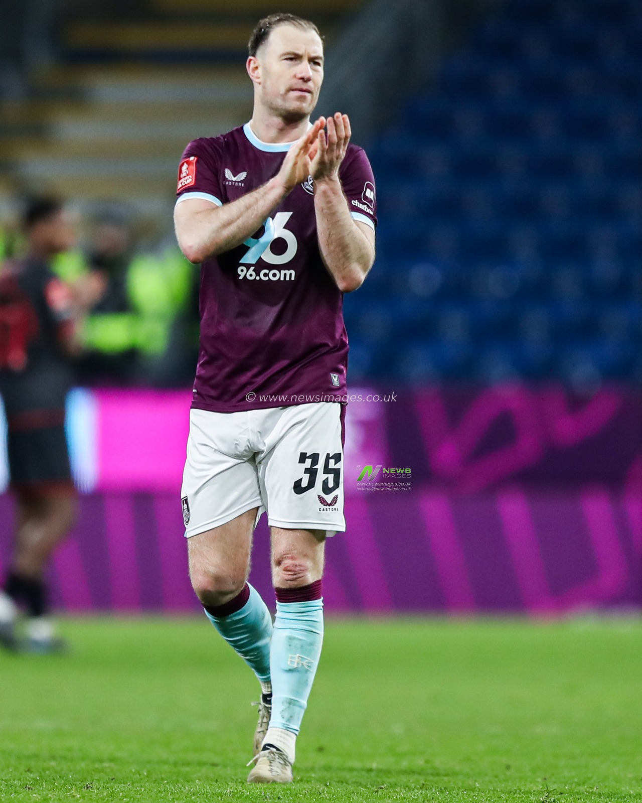 Ashley Barnes of Burnley claps fans after full time whistle after the Emirates FA Cup Third Round match Burnley vs Millwall at Turf Moor, Burnley, United Kingdom, 10th January 2026

(Photo by Jorge Horsted/News Images)