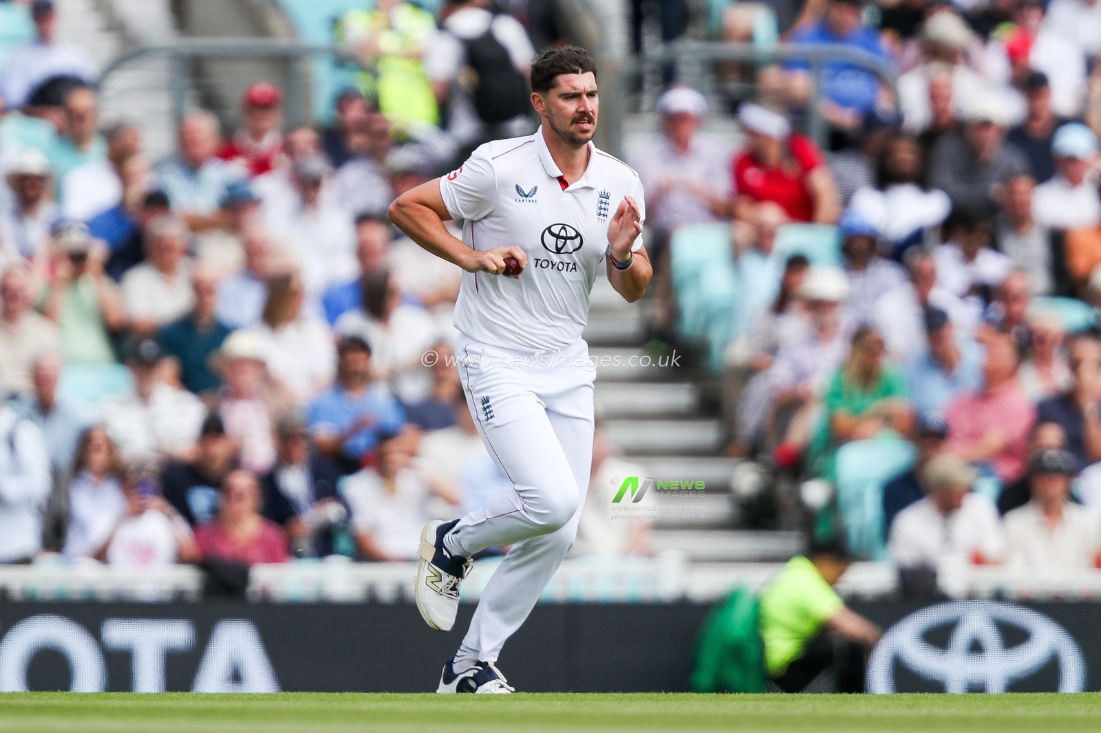 Josh Tongue of England bowls during the 5th Rothesay Test Match Day 3 England vs India at The Kia Oval, London, United Kingdom, 2nd August 2025

(Photo by Izzy Poles/News Images)