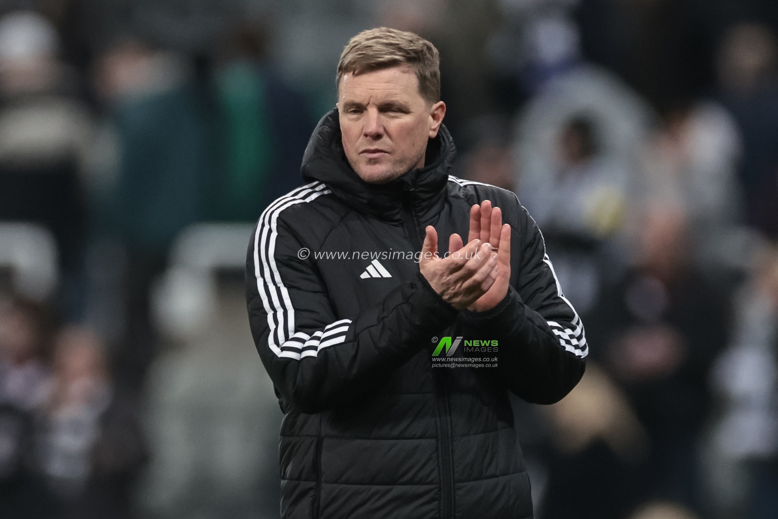 Eddie Howe manager of Newcastle United applauds the fans after the final whistle during the Emirates FA Cup 5th Round  match Newcastle Untied vs Manchester City at St. James's Park, Newcastle, United Kingdom on 07 March 2026

(Photo by Mark Cosgrove/News Images)