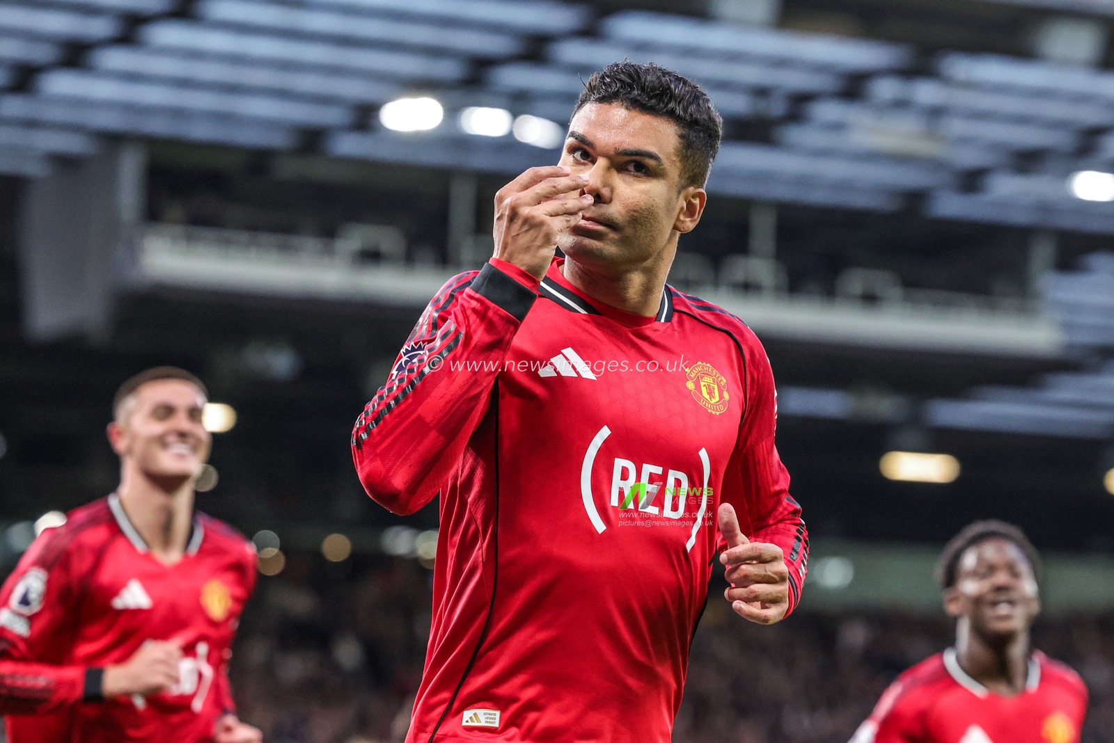 Casemiro of Manchester United celebrates his goal to make it 1-0 during the Premier League match Manchester United vs Brentford at Old Trafford, Manchester, United Kingdom on 27 April 2026

(Photo by Mark Cosgrove/News Images)