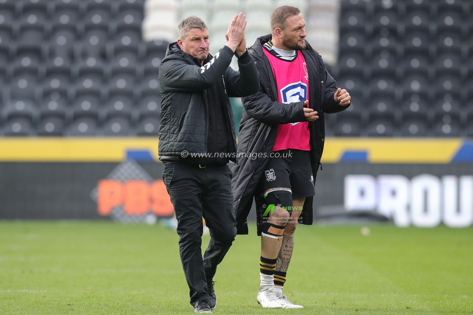 Tony Smith Head Coach of Hull FC and Josh Griffin #23 of Hull FC applaud the supporters after the Betfred Super League Round 10 match Hull FC vs Huddersfield Giants at MKM Stadium, Hull, United Kingdom, 23rd April 2023

(Photo by James Heaton/News Images)