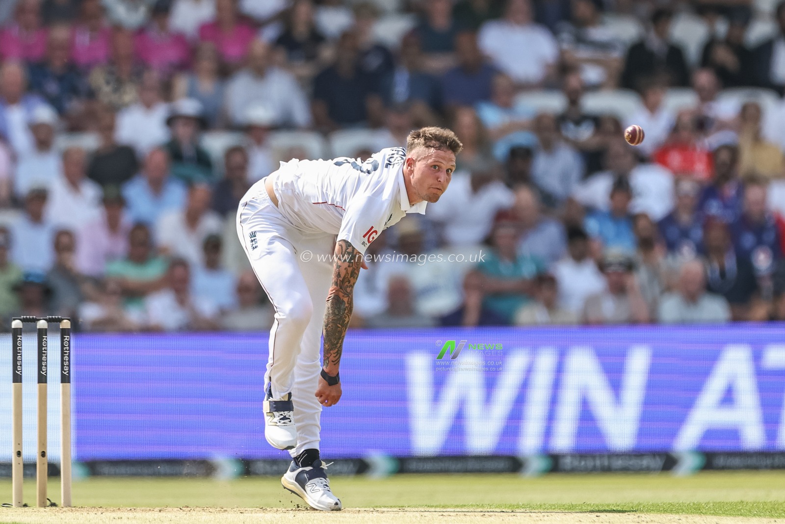 Brydon Carse of England delivers the ball during the 1st Rothesay Test Match Day 1 England vs India at Headingley Cricket Ground, Leeds, United Kingdom, 20th June 2025

(Photo by Mark Cosgrove/News Images)