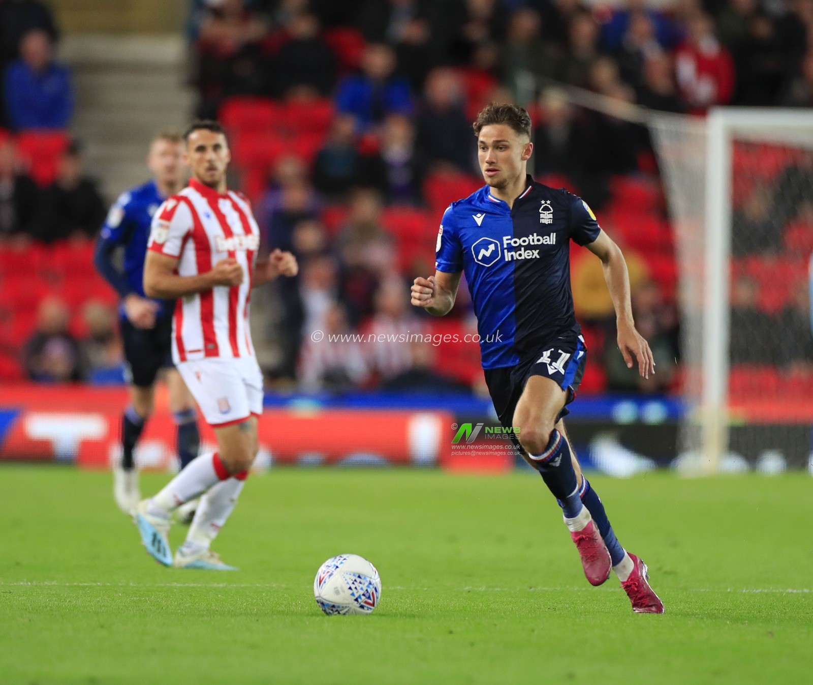 27th September 2019, Bet365 Stadium, Stoke-on-Trent, England; Sky Bet Championship, Stoke City v Nottingham Forest : Matty Cash (11) of Nottingham Forest runs with the ball

Credit: Conor Molloy/News Images