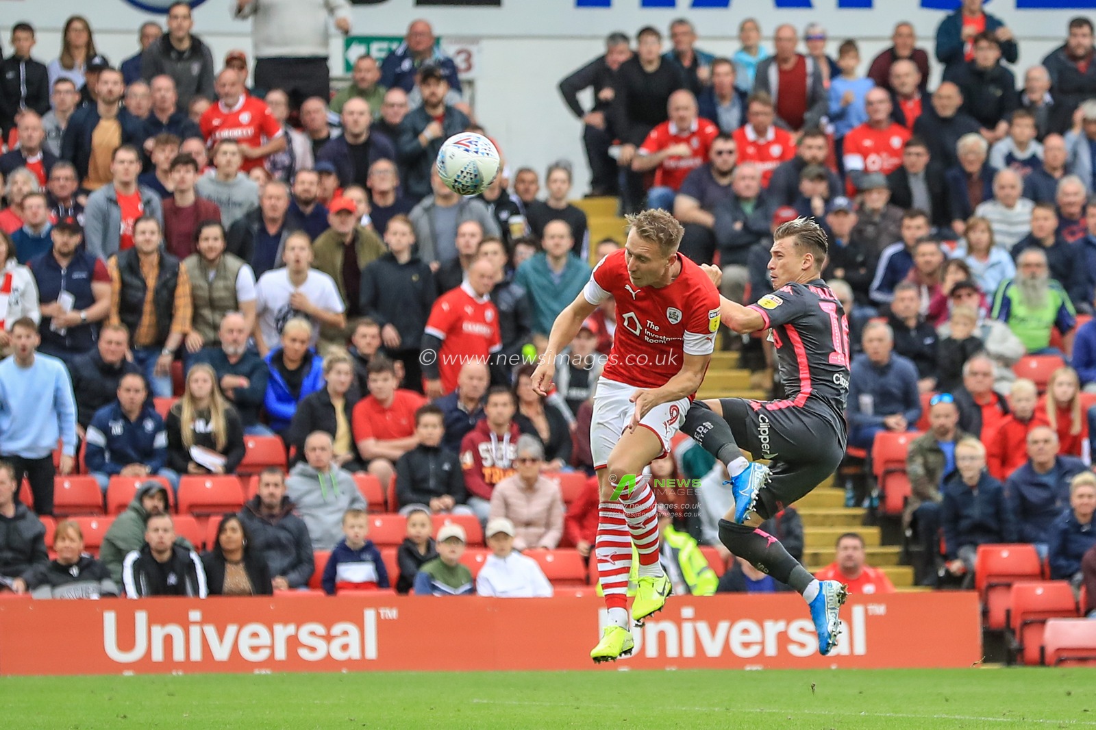 15th September 2019, Oakwell, Barnsley, England; Sky Bet Championship Football, Barnsley vs Leeds United ; Cauley Woodrow (9) of Barnsley sees his header tipped over the bar by Kiko Casilla (13) of Leeds United 


Credit: Mark Cosgrove/News Images

English Football League images are subject to DataCo Licence