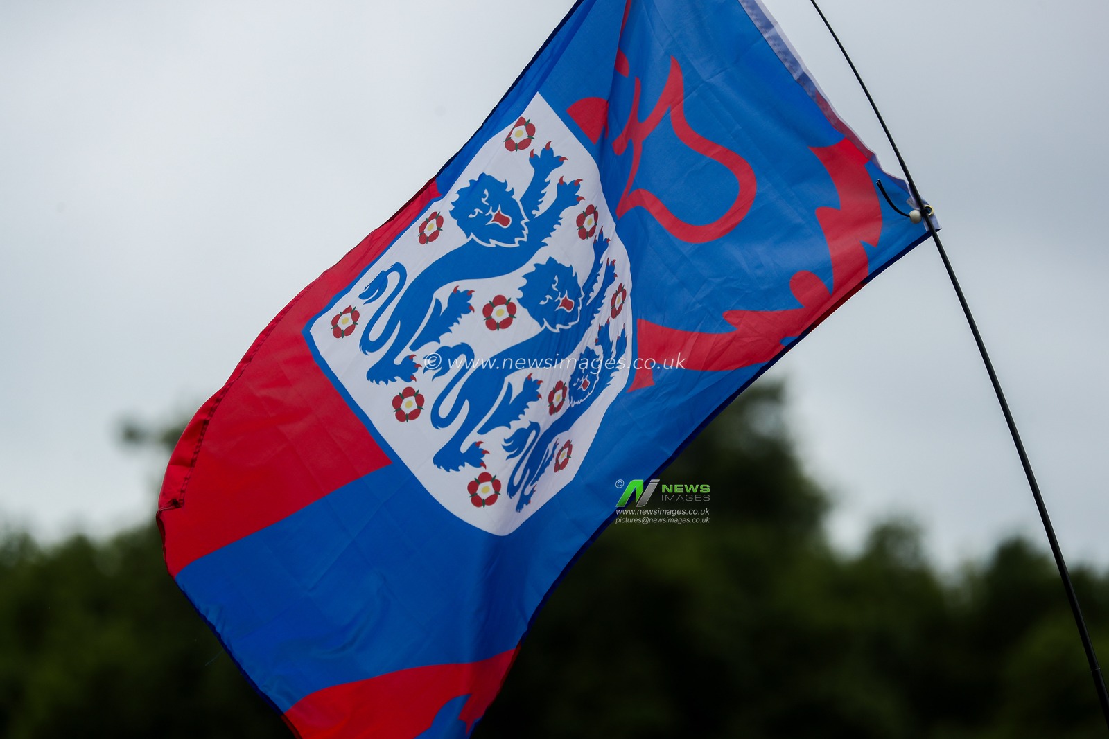 An England flag waves during England Women's Euros Victory Parade at The Mall, London, United Kingdom, 29th July 2025

(Photo by Izzy Poles/News Images)
