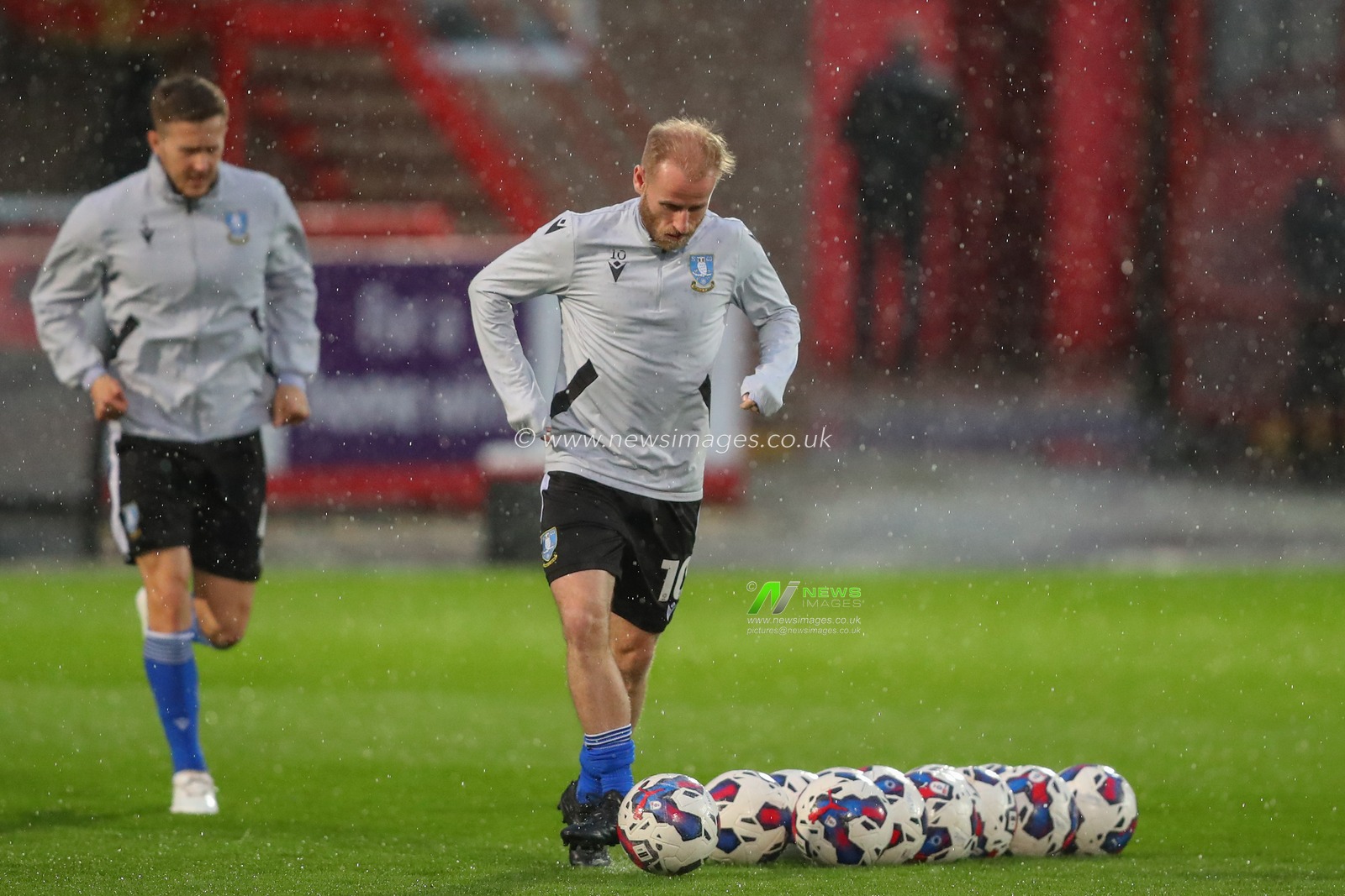 Barry Bannan #10 of Sheffield Wednesday during the pre-game warm up ahead of the Sky Bet League 1 match Cheltenham Town vs Sheffield Wednesday at The Completely-Suzuki Stadium, Cheltenham, United Kingdom, 29th March 2023

(Photo by Gareth Evans/News Images)