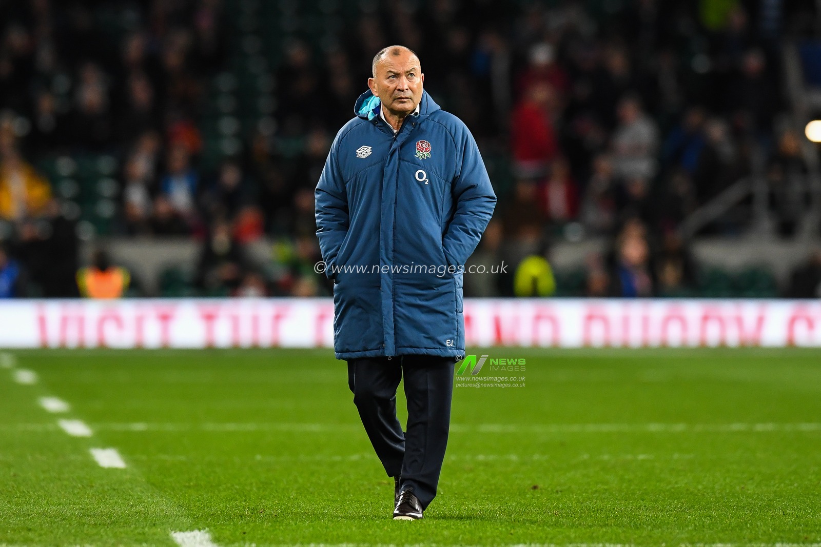 Eddie Jones Head Coach of England during pre match warm up ahead of the Autumn internationals match England vs South Africa at Twickenham Stadium, Twickenham, United Kingdom, 26th November 2022

(Photo by Mike Jones/News Images)
