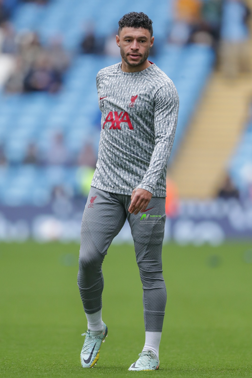 Alex Oxlade-Chamberlain #15Â of Liverpool during the pre-game warm up ahead of the Premier League match Manchester City vs Liverpool at Etihad Stadium, Manchester, United Kingdom, 1st April 2023

(Photo by Gareth Evans/News Images)
