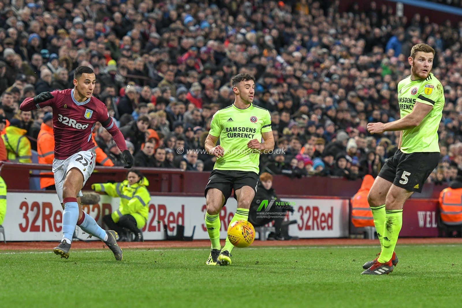 8th February 2019, Villa Park, Birmingham, England ; Sky Bet Championship, Aston Villa v Sheffield United : Anwar El Ghazi (22) of Aston Villa crosses the ball under pressure from Kieran Dowell (08) of Sheffield United and Jack O'Connell (05) of Sheffield United 

Credit: Gareth Dalley/News Images

English Football League images are subject to DataCo Licence