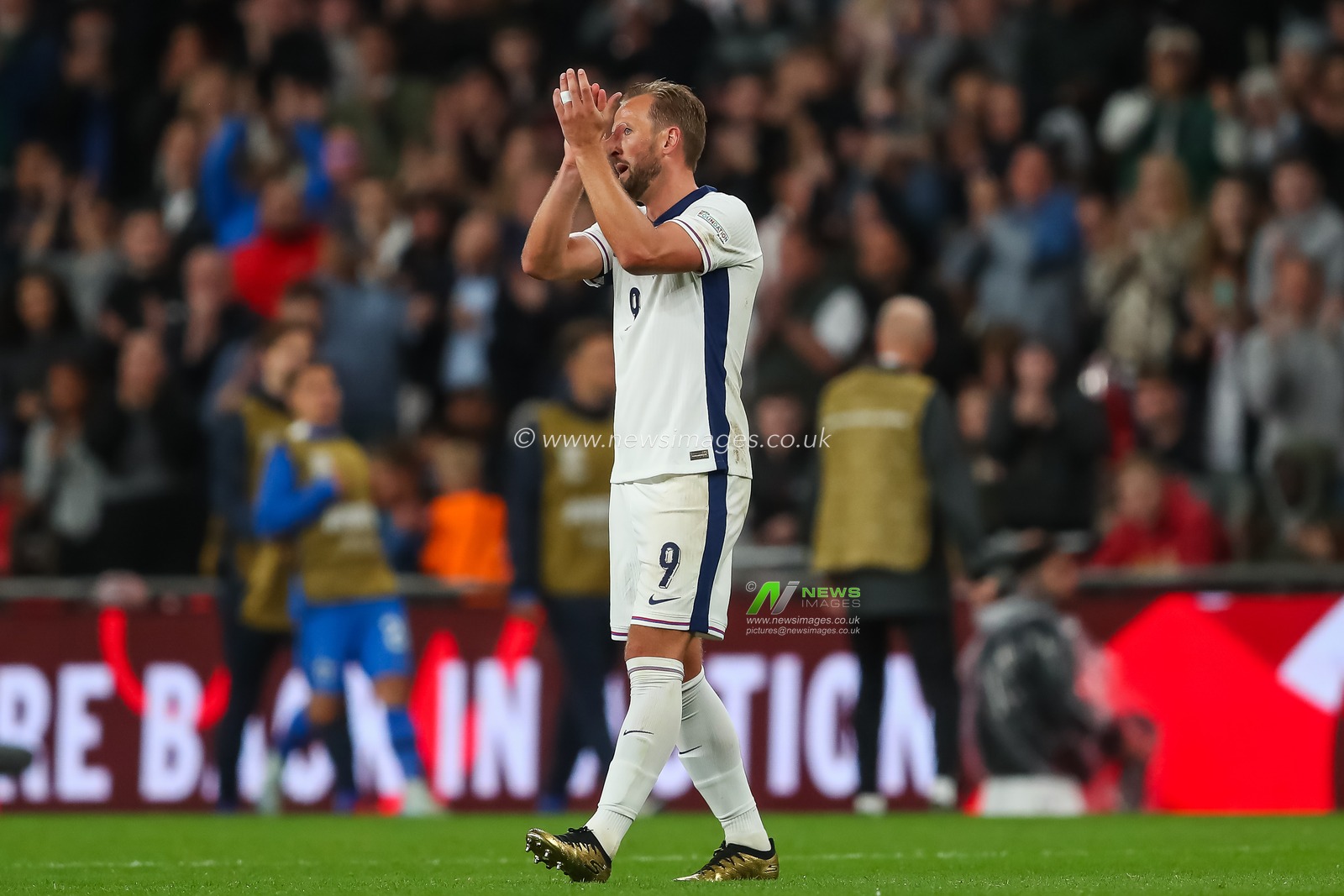 Harry Kane of England applauds the fans as he is substituted during the UEFA Nations League - League B - Group 2 England v Finland at Wembley Stadium, London, United Kingdom, 10th September 2024

(Photo by Gareth Evans/News Images)