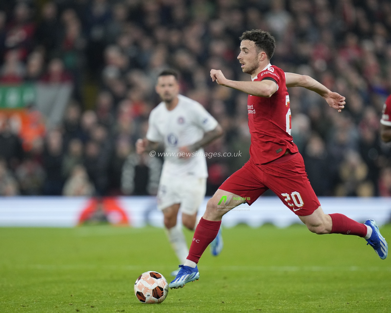 Diogo Jota #20 of Liverpool makes a break during the UEFA Europa League match Liverpool vs Toulouse at Anfield, Liverpool, United Kingdom, 26th October 2023

(Photo by Steve Flynn/News Images)