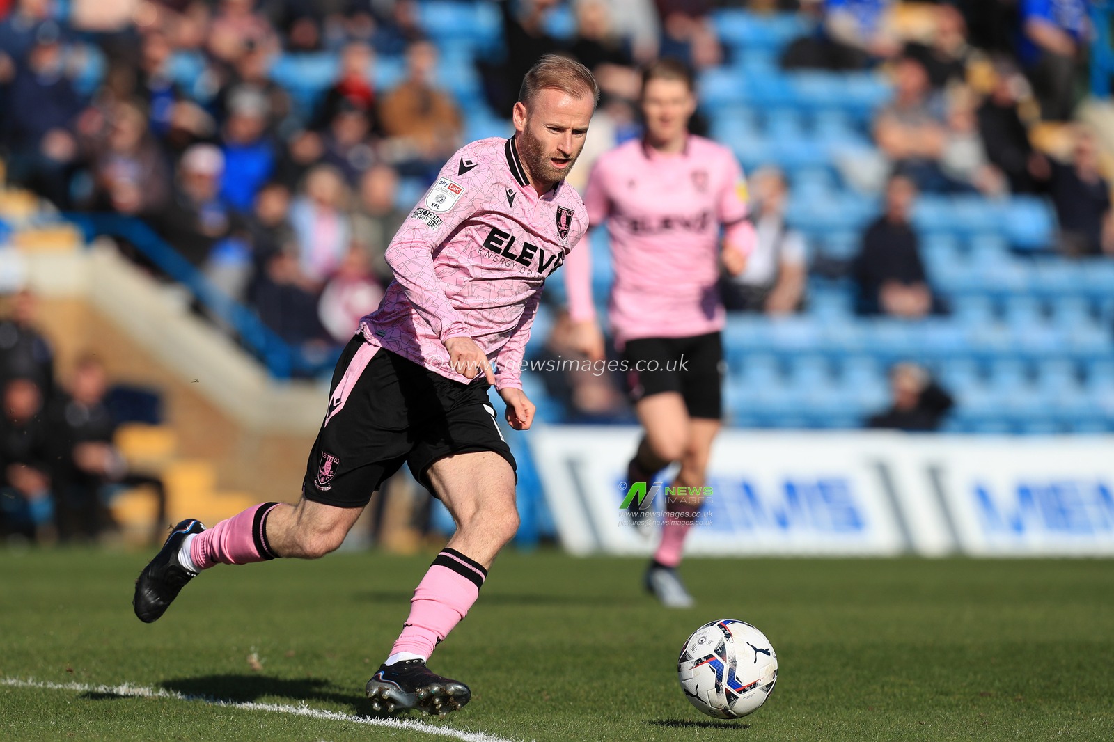 Barry Bannan #10 of Sheffield Wednesday in action.