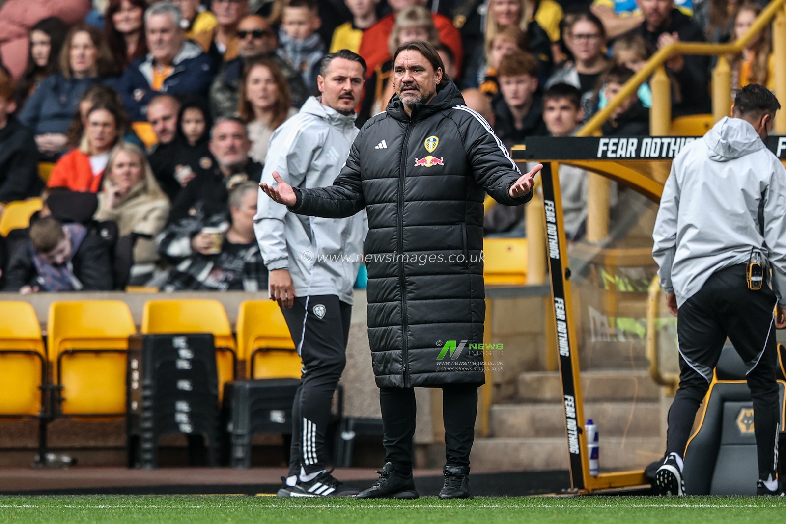 Daniel Farke manager of Leeds United reacts during the Premier League match Wolverhampton Wanderers vs Leeds United at Molineux, Wolverhampton, United Kingdom, 20th September 2025

(Photo by Alfie Cosgrove/News Images)
