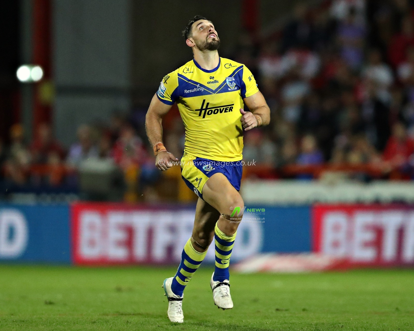 Ryan Matterson of Warrington Wolves before the Betfred Super League round 27 match Hull KR vs Warrington Wolves at Sewell Group Craven Park, Kingston upon Hull, United Kingdom, 18th September 2025(Photo by Sam Eaden/News Images)