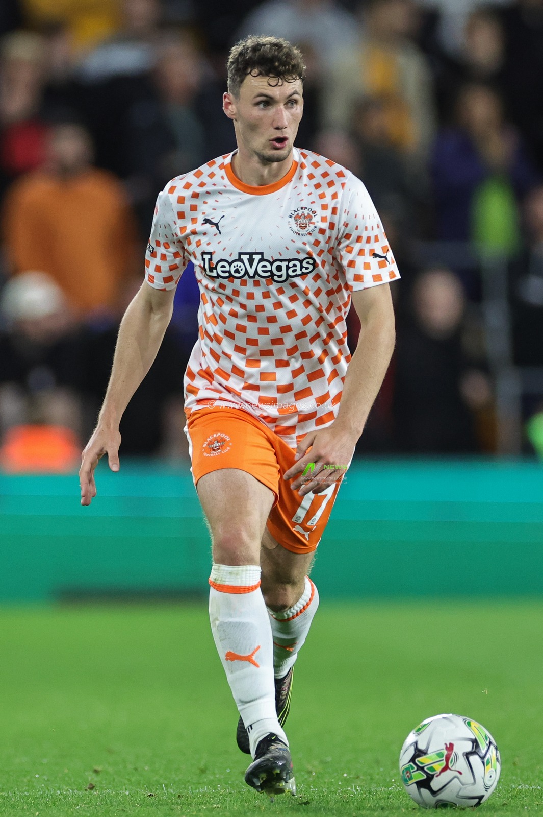 Matty Virtue #17 of Blackpool during the Carabao Cup match Wolverhampton Wanderers vs Blackpool at Molineux, Wolverhampton, United Kingdom, 29th August 2023

(Photo by Mark Cosgrove/News Images)