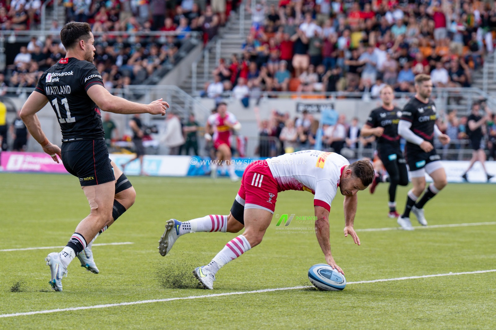 Danny Care #9 of Harlequins scores a try
