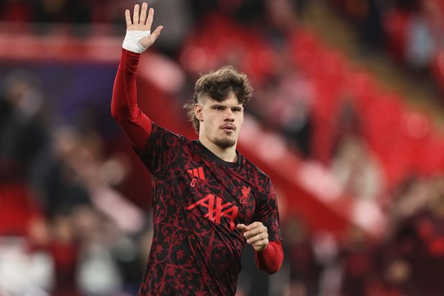 Milos Kerkez of Liverpool weavers to the fans in the pregame warmup session during the UEFA Champions League last 16 second leg match Liverpool vs Galatasaray at Anfield, Liverpool, United Kingdom on 18 March 2026

(Photo by Alfie Cosgrove/News Images)