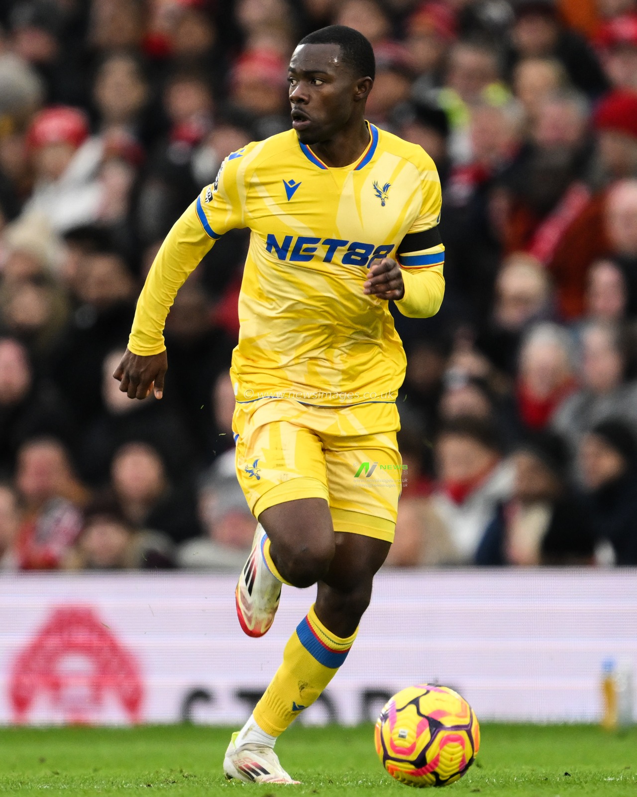 Tyrick Mitchell of Crystal Palace goes forward with the ball during the Premier League match Manchester United vs Crystal Palace at Old Trafford, Manchester, United Kingdom, 2nd February 2025

(Photo by Craig Thomas/News Images)