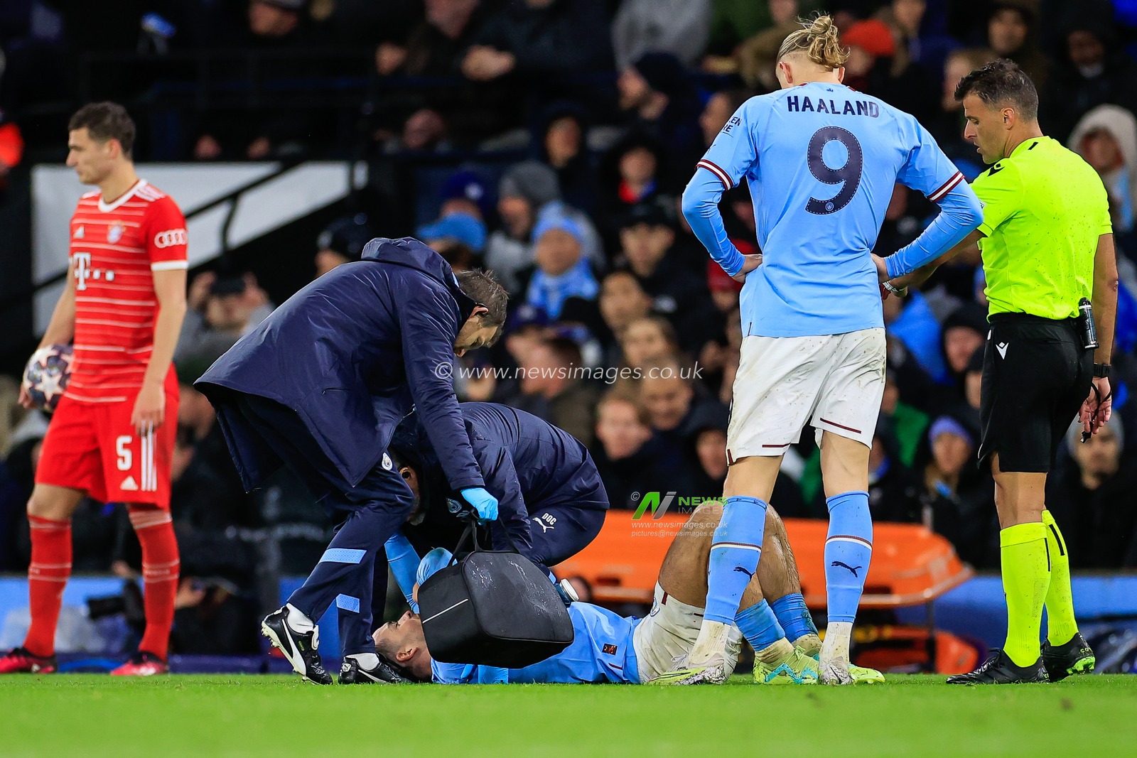 Jack Grealish #10 of Manchester City receives treatment during the UEFA Champions League Quarter-Finals 1st Leg Manchester City vs Bayern Munich at Etihad Stadium, Manchester, United Kingdom, 11th April 2023

(Photo by Conor Molloy/News Images)