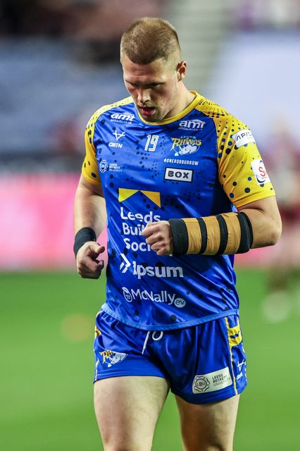 Tom Holroyd of Leeds Rhinos in the pre-game warm up during the Betfred Super League round 27 match Wigan Warriors vs Leeds Rhinos at The Brick Community Stadium, Wigan, United Kingdom, 19th September 2025

(Photo by Alfie Cosgrove/News Images)