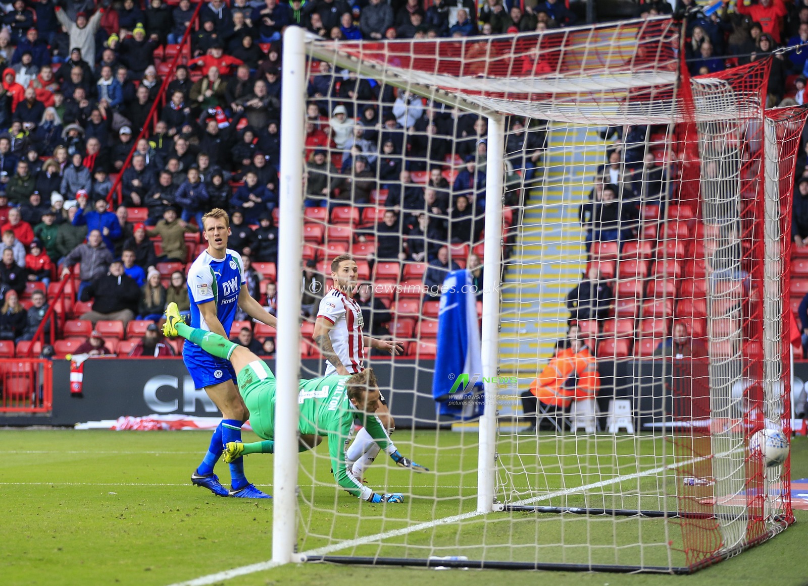 27th October 2018, Bramall Lane, Sheffield, England; Sky Bet Championship, Sheffield United v Wigan ; Billy Sharp (10) of Sheffield United scores in the 63rd minute to make it 4-1 to Sheffield United

Credit: Conor Molloy/News Images

English Football League images are subject to DataCo Licence