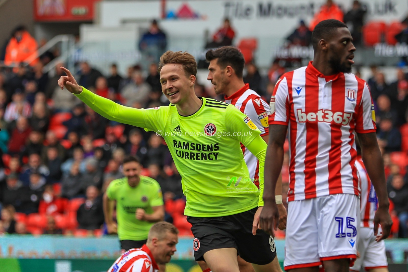 5th May 2019, Bet 365 Stadium, Stoke-on-Trent, England; Sky Bet Championship, Stoke City vs Sheffield United ; Kieran Dowell (08) of Sheffield United celebrates his goal to make it 1-1


Credit: Mark Cosgrove/News Images

English Football League images are subject to DataCo Licence