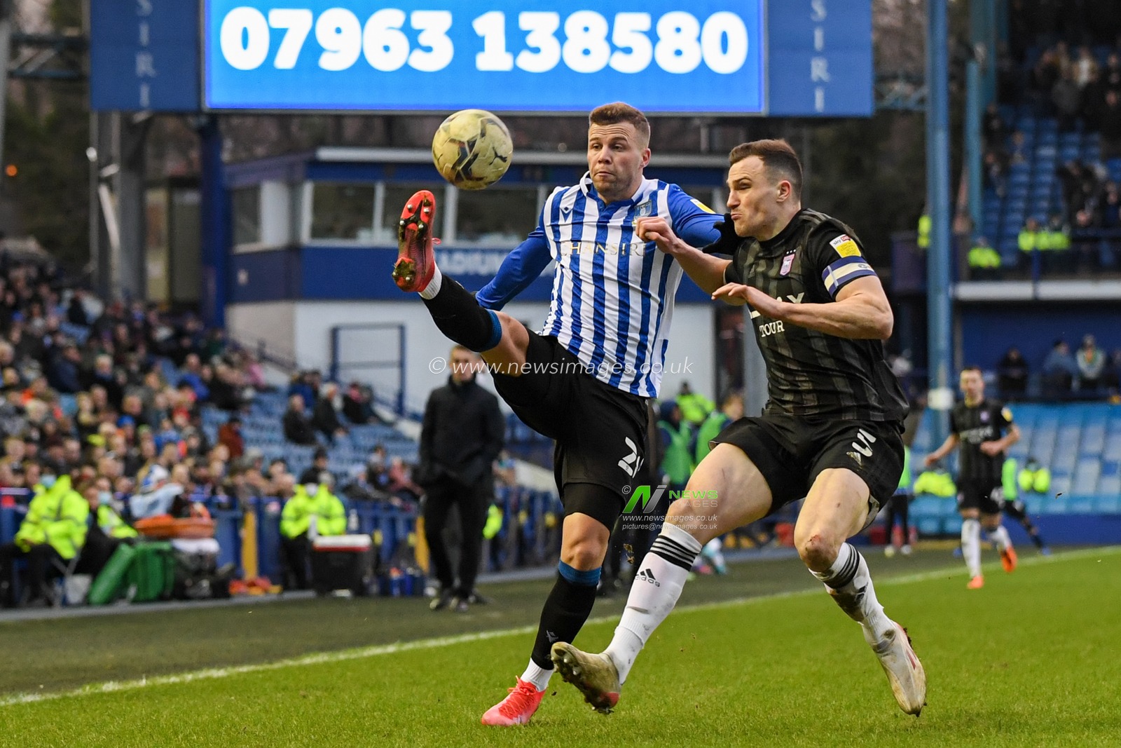 Florian Kamberi #20 of Sheffield Wednesday controls the ball