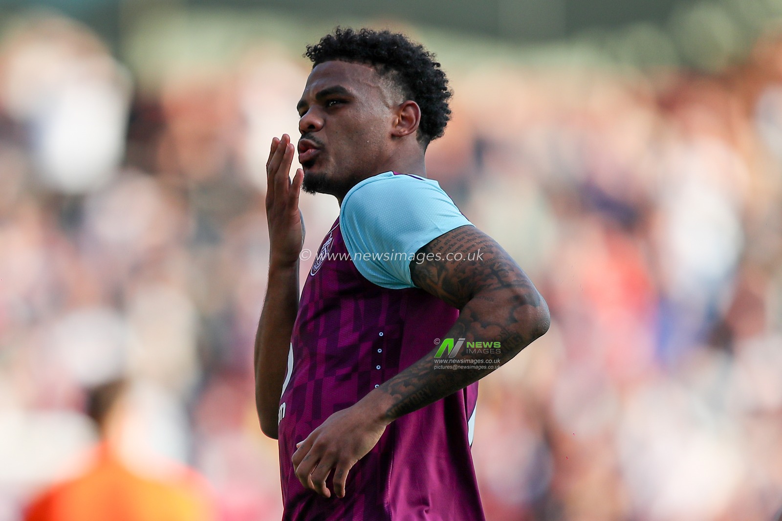 Lyle Foster of Burnley celebrates goal to make it 2-0 during the Sky Bet Championship match Burnley vs Luton Town at Turf Moor, Burnley, United Kingdom, 8th March 2025

(Photo by Jorge Horsted/News Images)