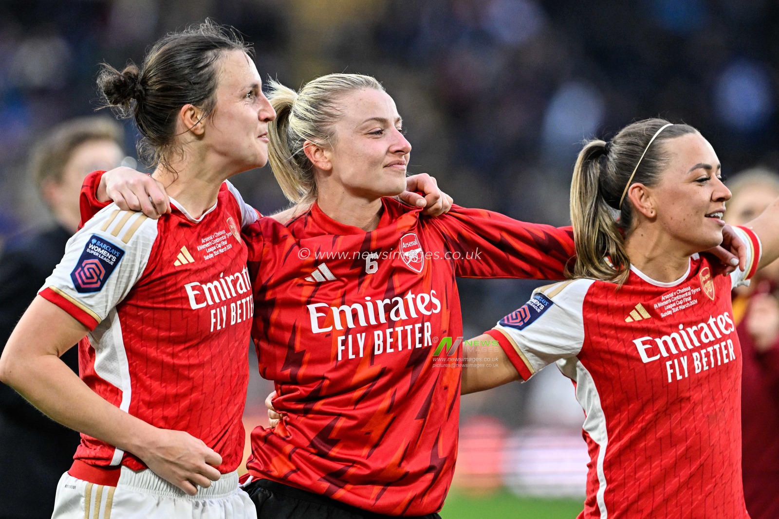 Arsenal players celebrate winning the FA Women's League Cup after the FA Women's League Cup Final match Arsenal Women vs Chelsea FC Women at Molineux, Wolverhampton, United Kingdom, 31st March 2024

(Photo by Cody Froggatt/News Images)