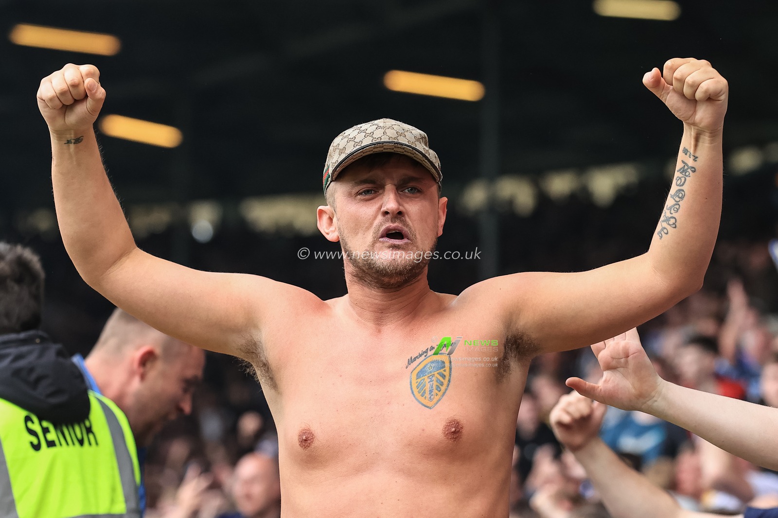 Leeds fans celebrate Pascal Struijk #21 of Leeds Unitedâ€™s goal