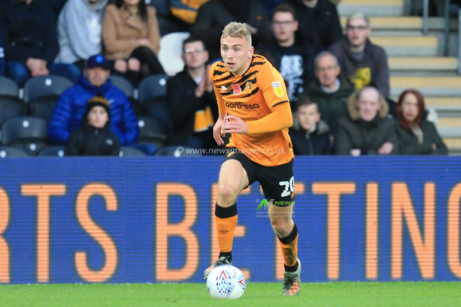 9th November 2019, KC Stadium, Kingston upon Hull, England; Sky Bet Championship, Hull City v West Bromwich Albion : match action image Jarrod Bowen (20) of Hull City 

Credit: David Greaves/News Images