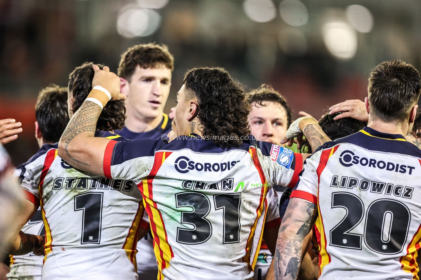 Charlie Staines of Catalans Dragons celebrates his try during the Betfred Super League match Leigh Leopards vs Catalans Dragons at Leigh Sports Village, Leigh, United Kingdom on 06 March 2026

(Photo by Alfie Cosgrove/News Images)