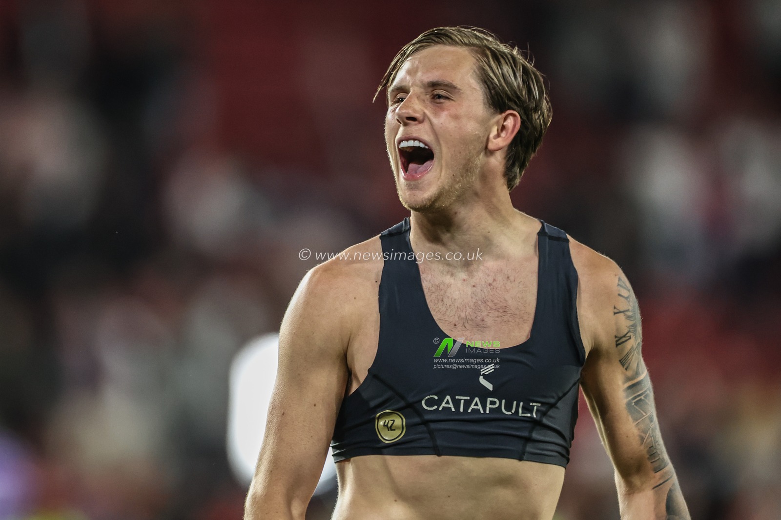 Sydie Peck of Sheffield United celebrates the win during the Sky Bet Championship Playoff Semi-final match Sheffield United vs Bristol City at Bramall Lane, Sheffield, United Kingdom, 12th May 2025

(Photo by Mark Cosgrove/News Images)