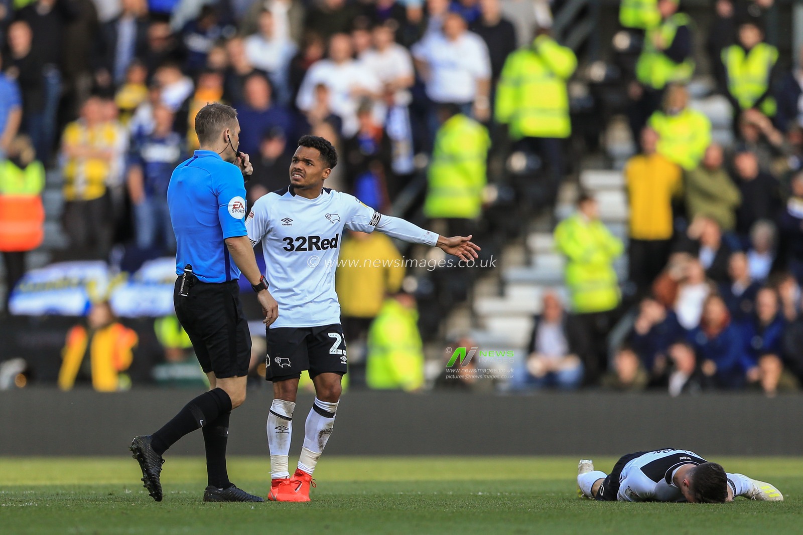 11th May 2019, Pride Park, Derby, England; Sky Bet Championship Play-offs Semi-Final 1st leg, Derby County vs Leeds United ; Duane Holmes (23) of Derby County appeals to referee Craig Pawson as Harry Wilson (07) of Derby County is brought down 



Credit: Mark Cosgrove/News Images 

English Football League images are subject to DataCo Licence