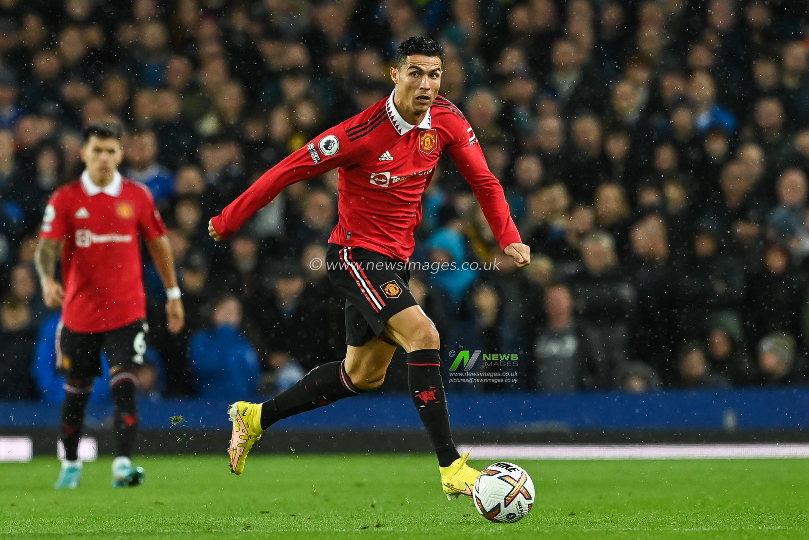 Cristiano Ronaldo #7 of Manchester United makes a break with the ball  during the Premier League match Everton vs Manchester United at Goodison Park, Liverpool, United Kingdom, 9th October 2022

(Photo by Craig Thomas/News Images)