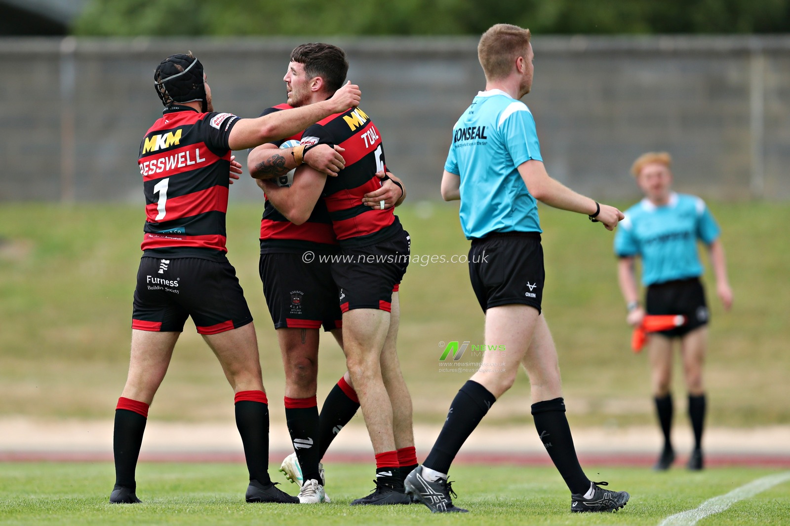Shane Toal of Barrow Raiders celebrates his second try during the Betfred Championship match Hunslet RLFC vs Barrow Raiders at South Leeds Stadium, Leeds, United Kingdom, 22nd June 2025(Photo by Sam Eaden/News Images)